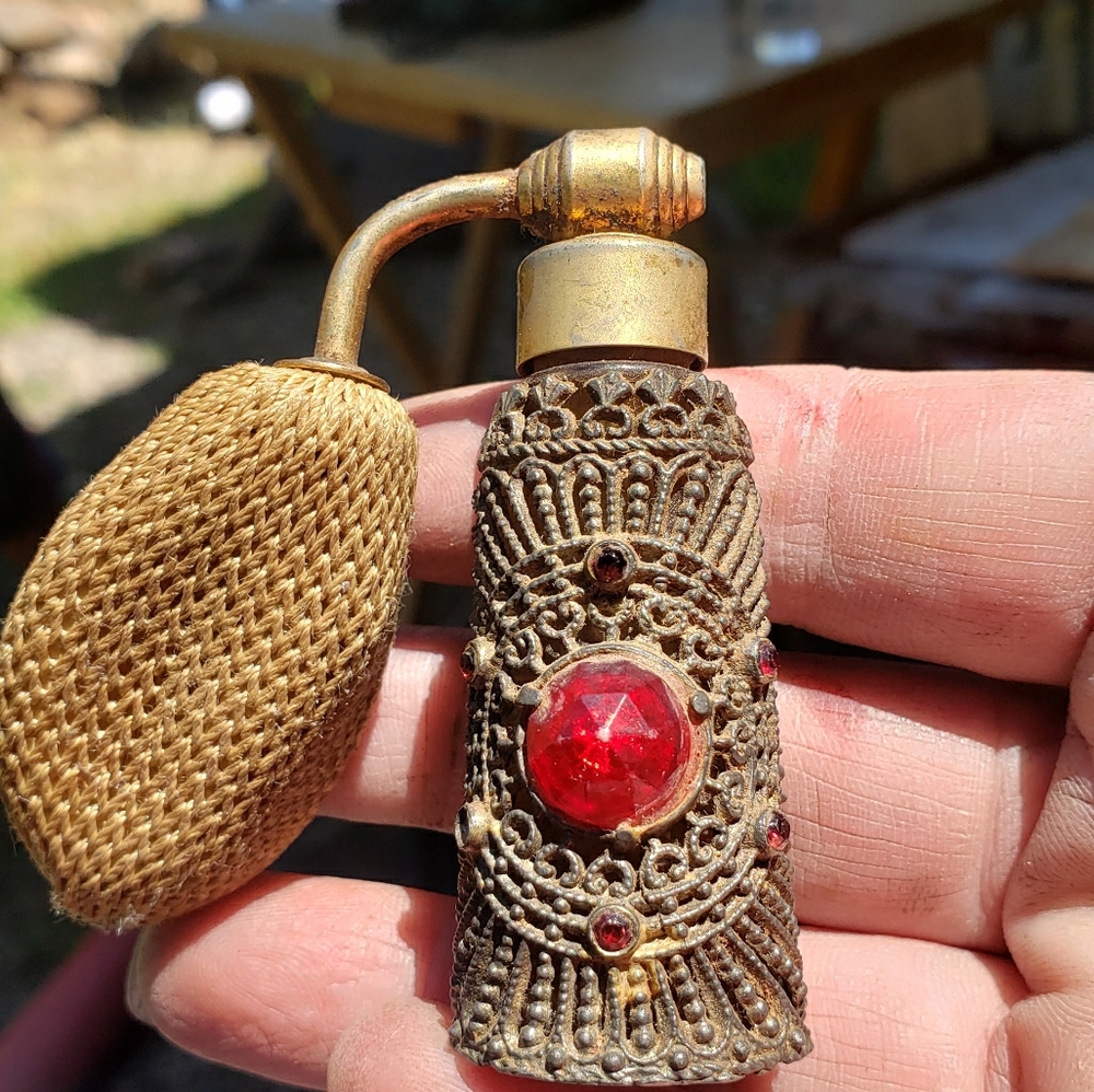 Vintage perfume spray